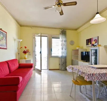 Holiday House Naxos Giardini Naxos Exterior photo